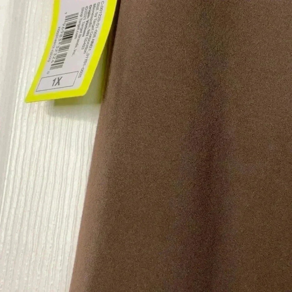 All in Motion Soft Ultra High-Rise Flare
Leggings - Dark Brown Size 1X - Picture 10 of 10